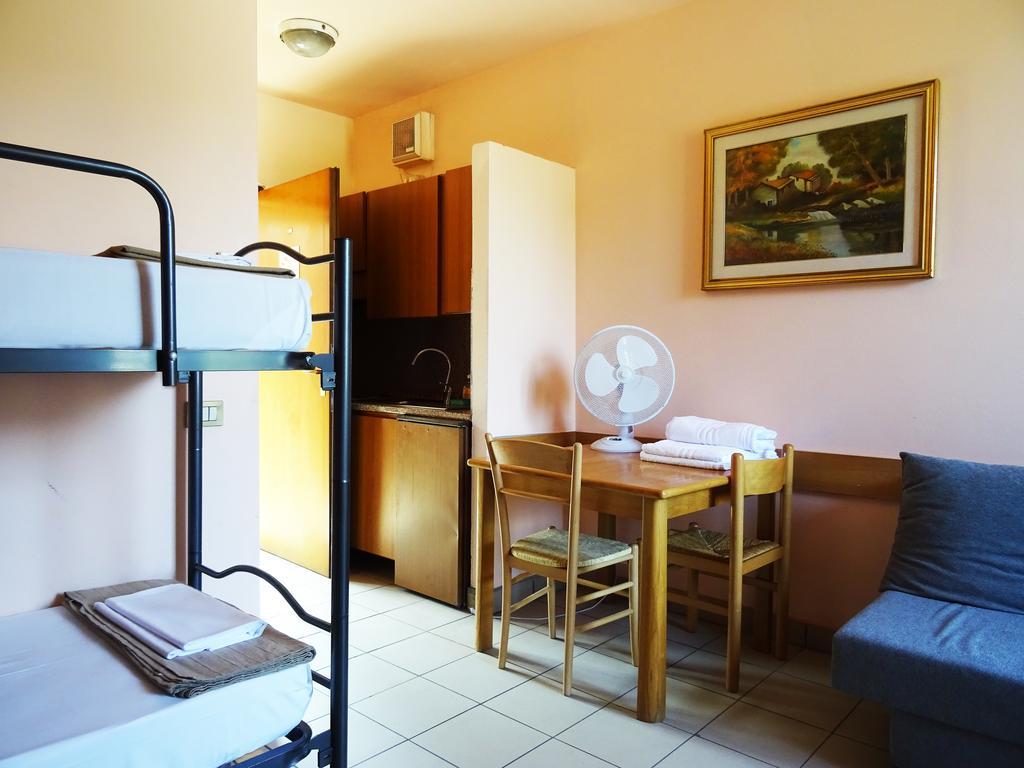 Victoria Hotels Carso Camnago Volta Luaran gambar