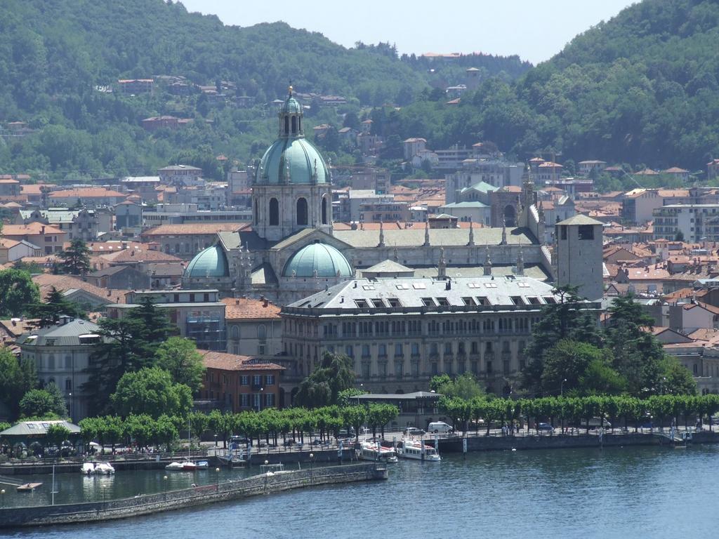Victoria Hotels Carso Camnago Volta Luaran gambar